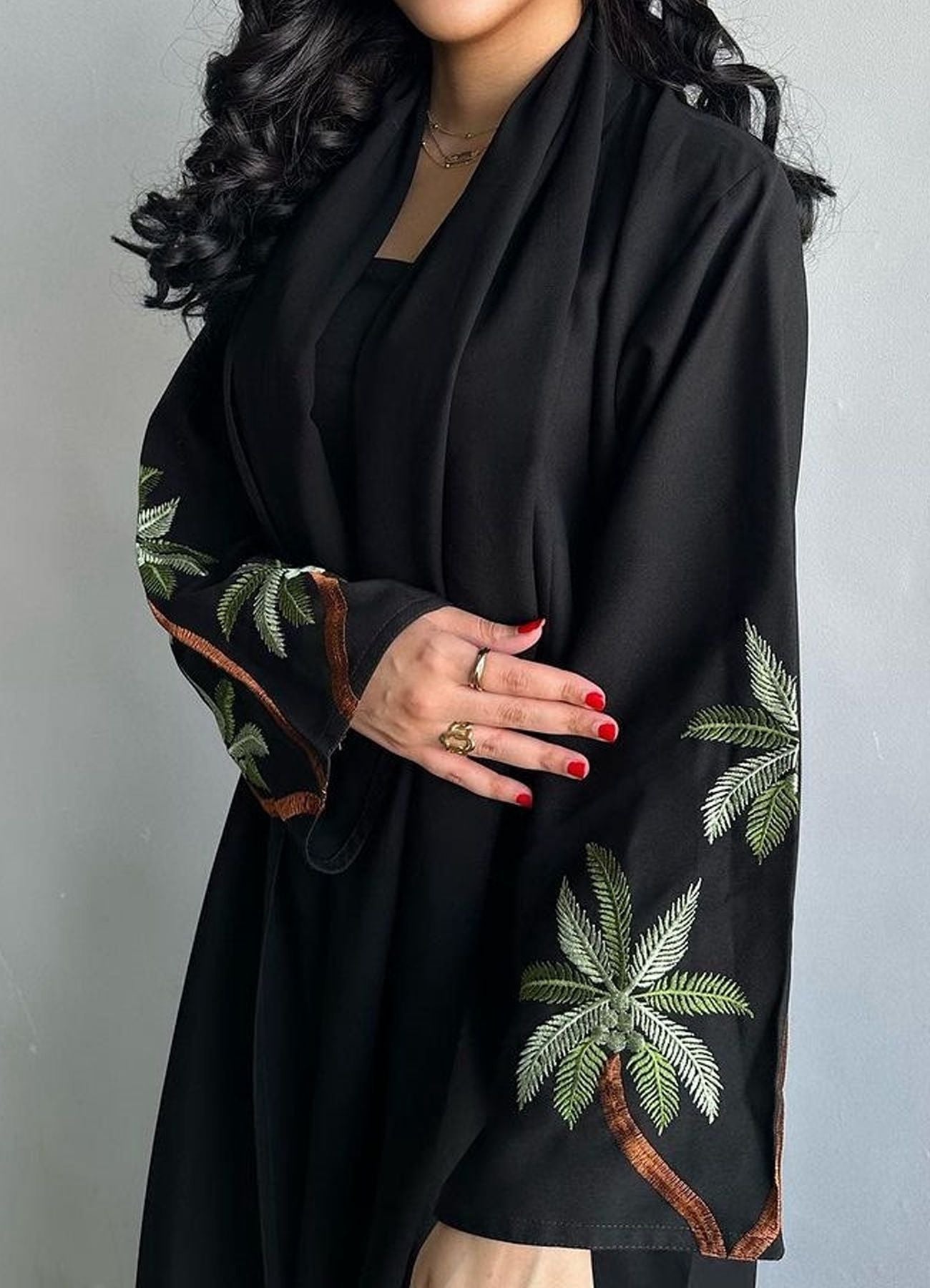 Robe brodée à manches longues pour femmes