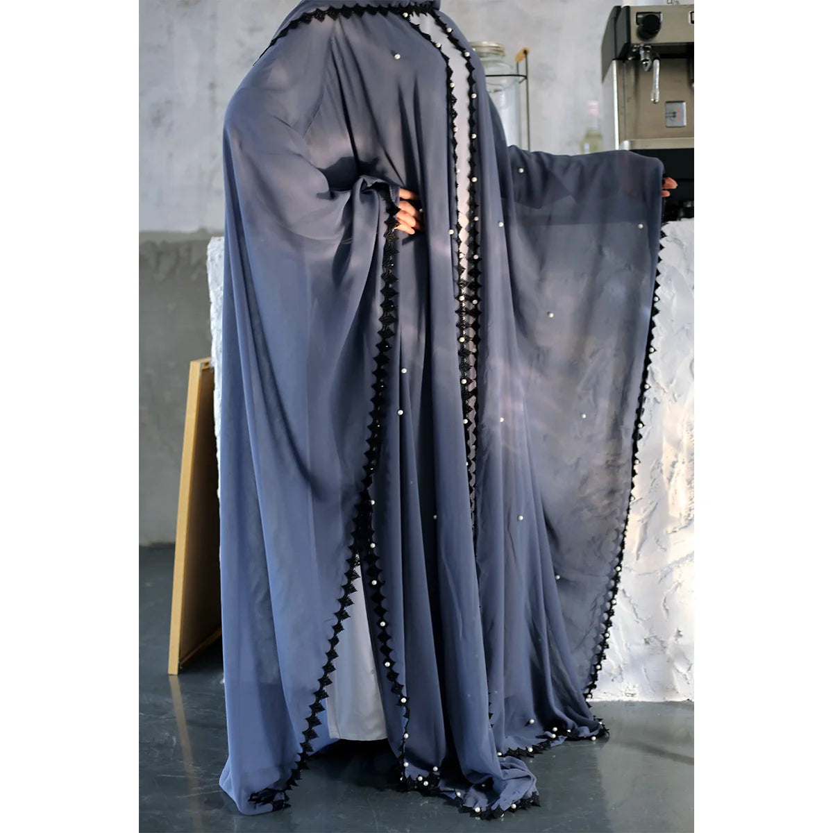 The new fashion trend for Muslim women Open abaya Dubai Eid lace sewn beaded clothing African Islamic lace-up loose abaya