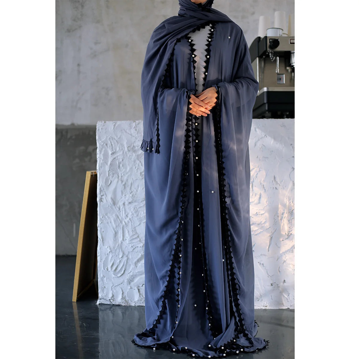 The new fashion trend for Muslim women Open abaya Dubai Eid lace sewn beaded clothing African Islamic lace-up loose abaya