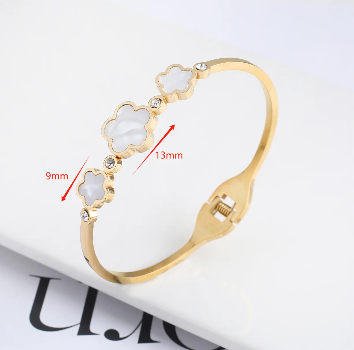 Newly Designed Stainless Steel Plum Blossom Plant Five Leaf Flower Bracelet With 3 Accessories Waterproof For Women's Clover